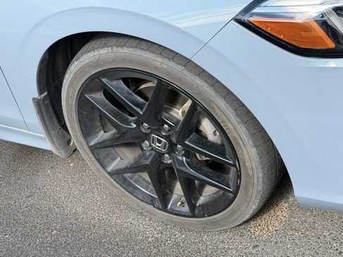 Used 2023 Honda Civic Sport image 7