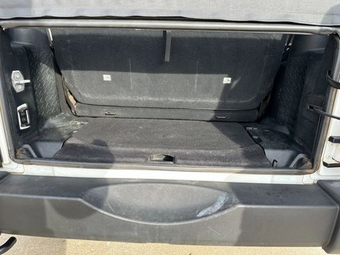 Used 2018 Jeep Wrangler Sport image 16