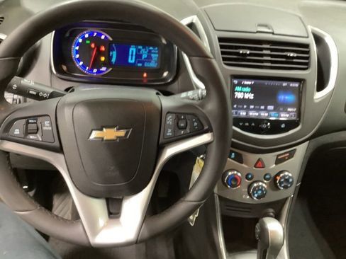 Used 2016 Chevrolet Trax LT w/ LT Convenience Package image 11
