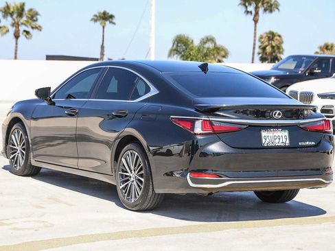 Used 2025 Lexus ES 300h w/ Premium Package FWD image 5