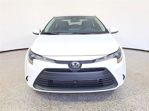 Used 2025 Toyota Corolla LE image 3