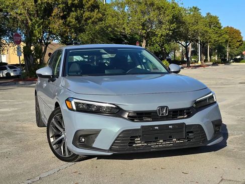 Used 2022 Honda Civic Touring image 6