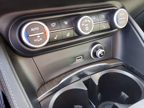 Used 2018 Alfa Romeo Stelvio Ti image 19