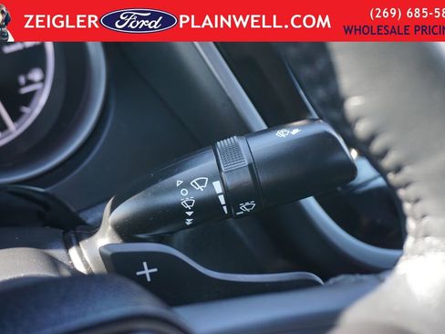 Used 2024 Toyota Camry SE image 25