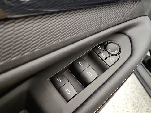 New 2026 Chevrolet Blazer EV LT AWD/4WD image 30