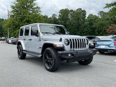 Used 2023 Jeep Wrangler Unlimited Sahara AWD/4WD image 7