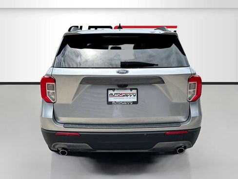 Used 2022 Ford Explorer XLT w/ Equipment Group 202A RWD image 6