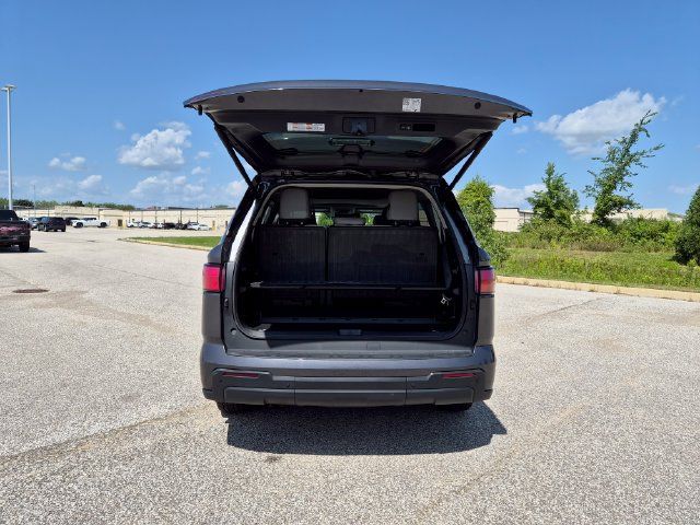 Used 2023 Toyota Sequoia SR5 w/ SR5 Premium Package AWD/4WD image 11