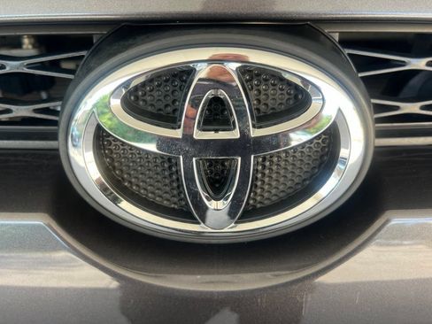 Used 2018 Toyota 4Runner SR5 Premium AWD/4WD image 29