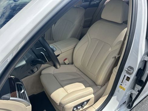 Used 2022 BMW 740i RWD image 30