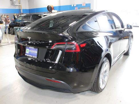 Used 2024 Tesla Model Y Long Range AWD/4WD image 21