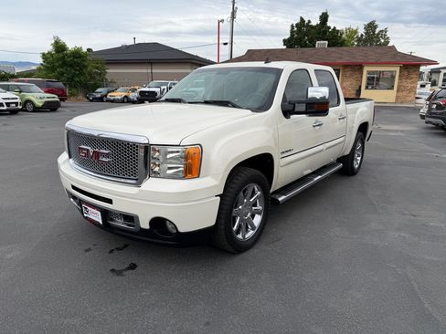 Used 2013 GMC Sierra 1500 Denali AWD/4WD image 2