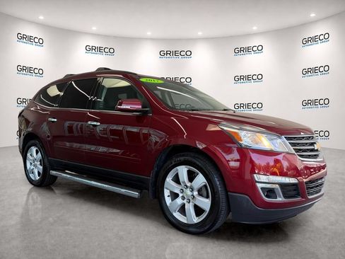 Used 2017 Chevrolet Traverse LT w/ Style and Technology Package FWD image 1