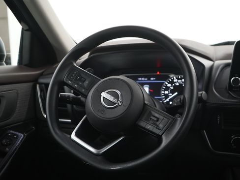 Used 2023 Nissan Rogue S AWD/4WD image 13