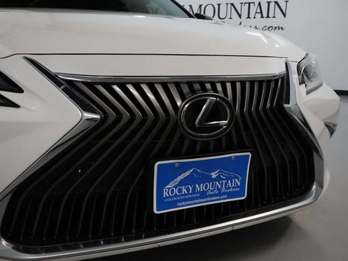 Used 2019 Lexus ES 350 w/ Premium Package FWD image 9
