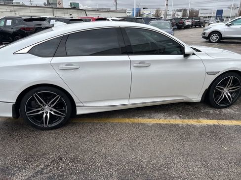 Used 2021 Honda Accord Touring image 8