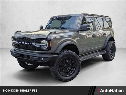 Used 2025 Ford Bronco Outer Banks AWD/4WD image 1