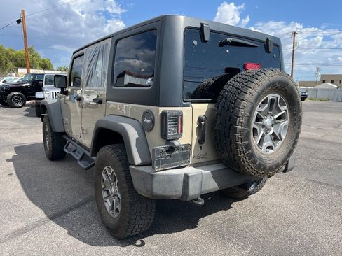 Used 2017 Jeep Wrangler Unlimited Rubicon w/ Connectivity Group AWD/4WD image 5