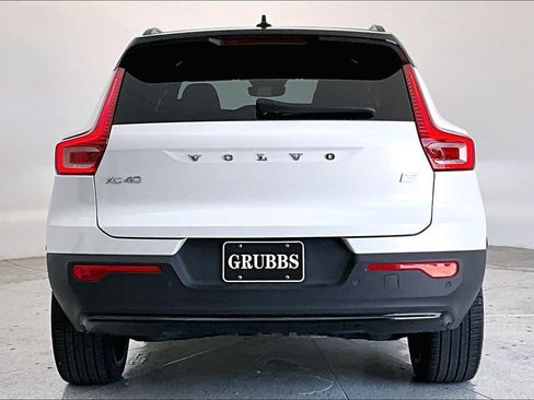 Used 2023 Volvo XC40 Recharge Ultimate AWD/4WD image 5