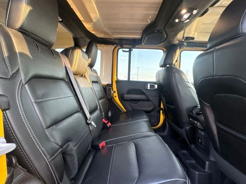 Used 2019 Jeep Wrangler Unlimited Sahara AWD/4WD image 29