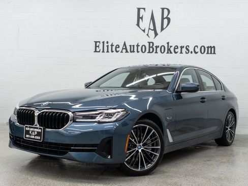 Used 2023 BMW 530e xDrive w/ Premium Package image 1