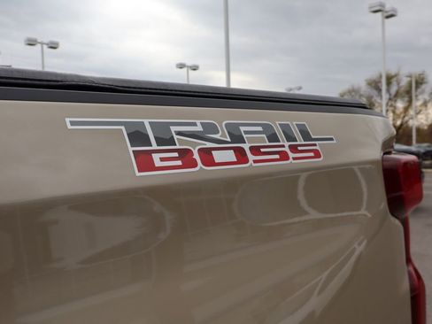 Used 2022 Chevrolet Silverado 1500 LT Trail Boss w/ LT Trail Boss Premium Package image 35