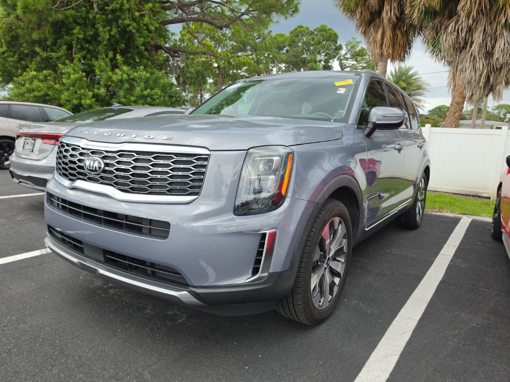 Used 2021 Kia Telluride EX w/ EX Premium Package FWD image 4