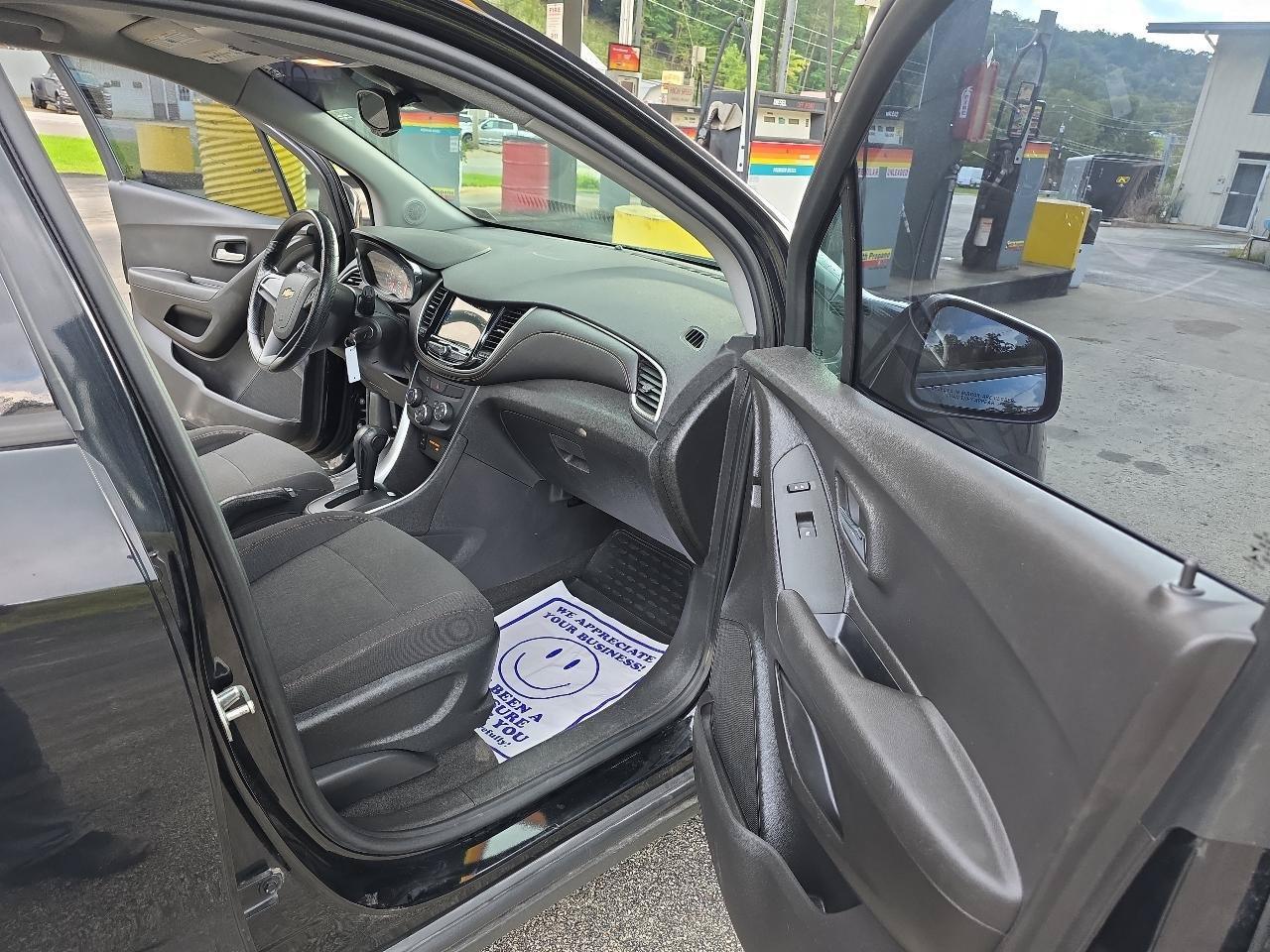 Used 2018 Chevrolet Trax LS FWD image 10