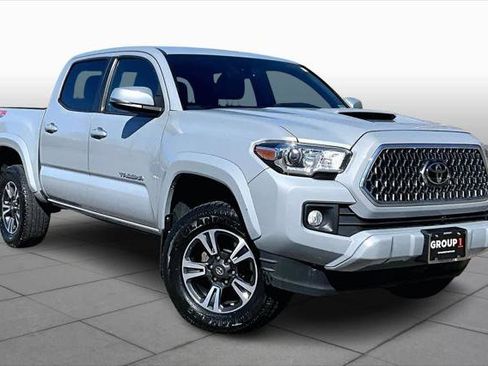 Certified 2019 Toyota Tacoma TRD Sport image 3