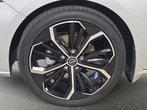 Used 2023 Nissan Altima 2.5 SR FWD image 30
