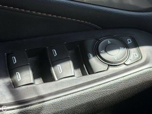 Used 2018 Chevrolet Traverse LS FWD image 17