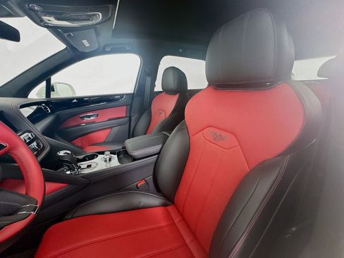 New 2025 Bentley Bentayga image 20