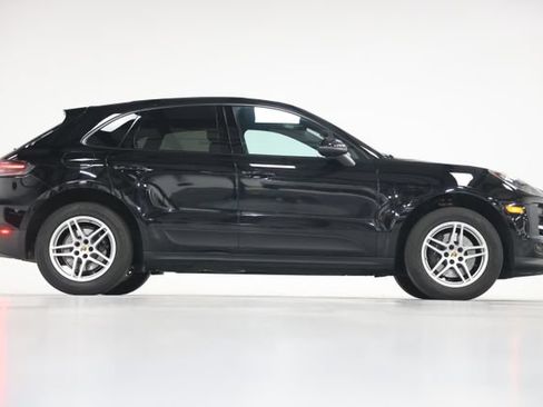 Used 2020 Porsche Macan AWD/4WD image 19