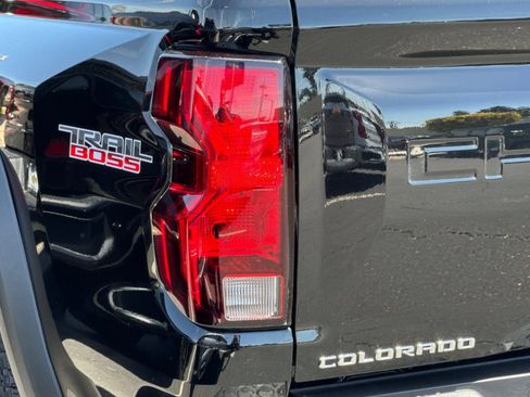 Used 2026 Chevrolet Colorado Trail Boss AWD/4WD image 44