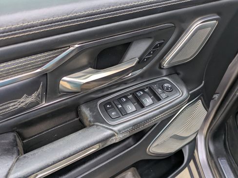 Used 2019 RAM 1500 Limited AWD/4WD image 12