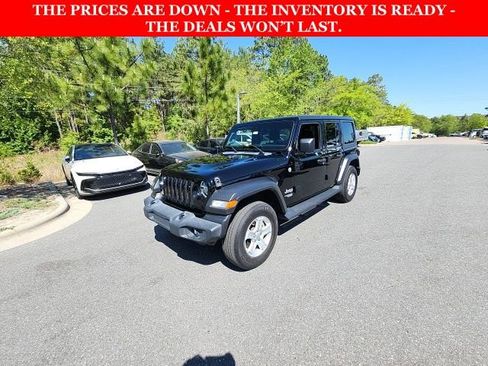 Used 2021 Jeep Wrangler Unlimited Sport AWD/4WD image 5