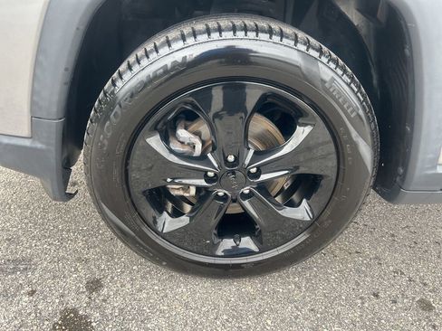 Certified 2019 Jeep Compass Altitude image 18