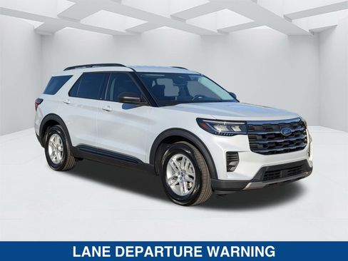 New 2026 Ford Explorer Active image 2