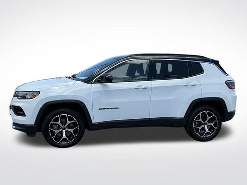 Used 2025 Jeep Compass Limited AWD/4WD image 3
