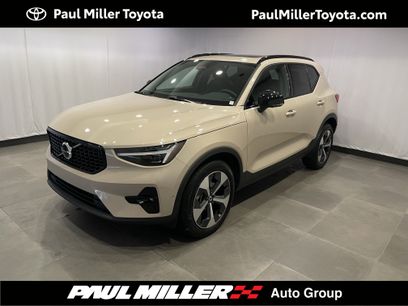 Used 2025 Volvo XC40 B5 Plus w/ Climate Package