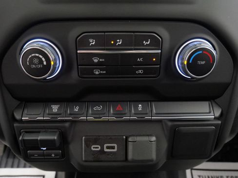Used 2025 Chevrolet Silverado 3500 W/T AWD/4WD image 28
