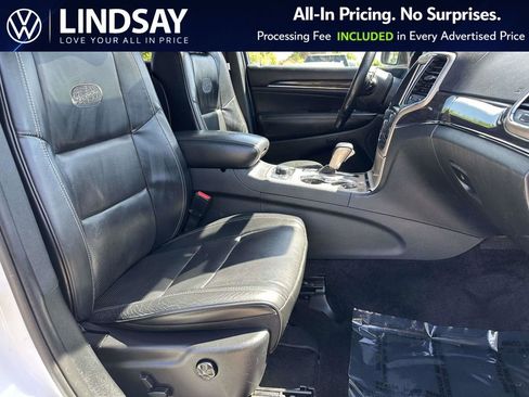 Used 2016 Jeep Grand Cherokee Overland w/ Advanced Technology Group AWD/4WD image 12