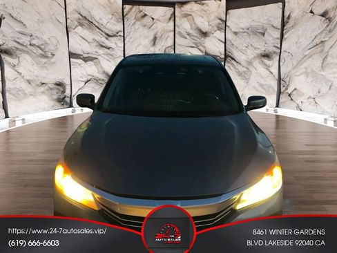 Used 2017 Honda Accord EX image 4