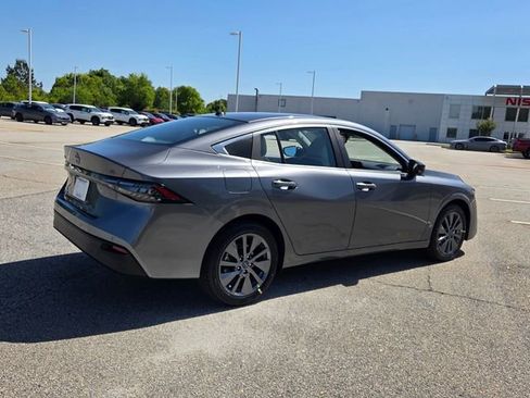 New 2026 Nissan Sentra SL w/ Floor Mat Package FWD image 14