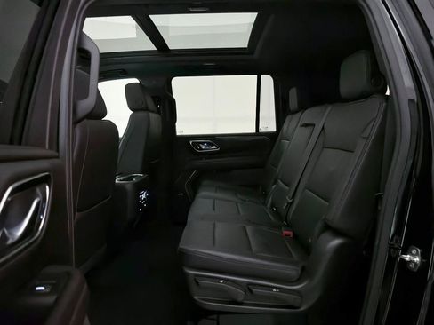 Used 2021 Chevrolet Suburban RST AWD/4WD image 23