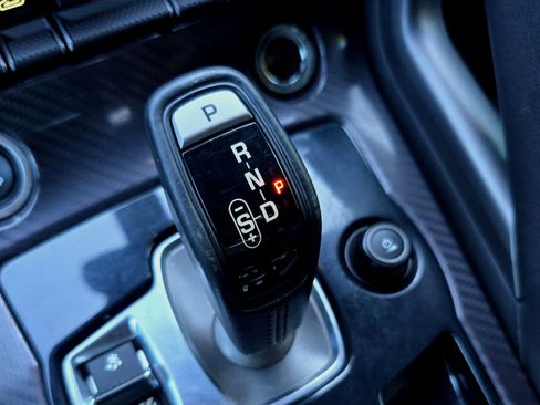 Used 2016 Jaguar F-TYPE R image 38