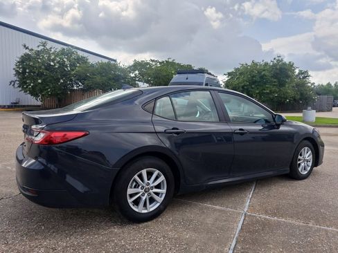 Used 2026 Toyota Camry LE FWD image 5