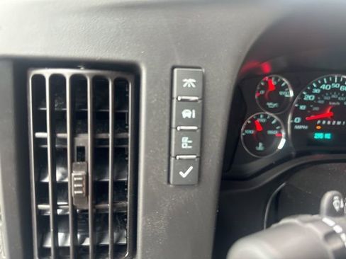 New 2024 Chevrolet Express 3500 Work Van w/ Power Convenience Package image 9
