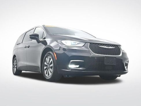 Used 2023 Chrysler Pacifica Touring-L FWD image 32
