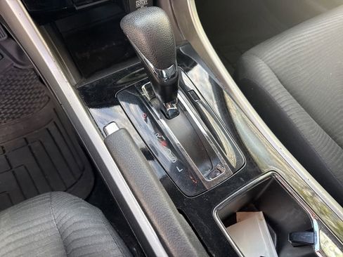 Used 2017 Honda Accord LX image 7